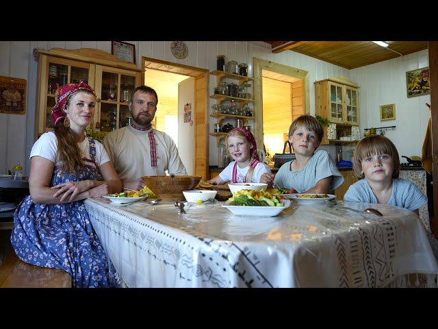 How Russian Families Live in the North of Russia. With Subtitles. Life in Russia Nowadays