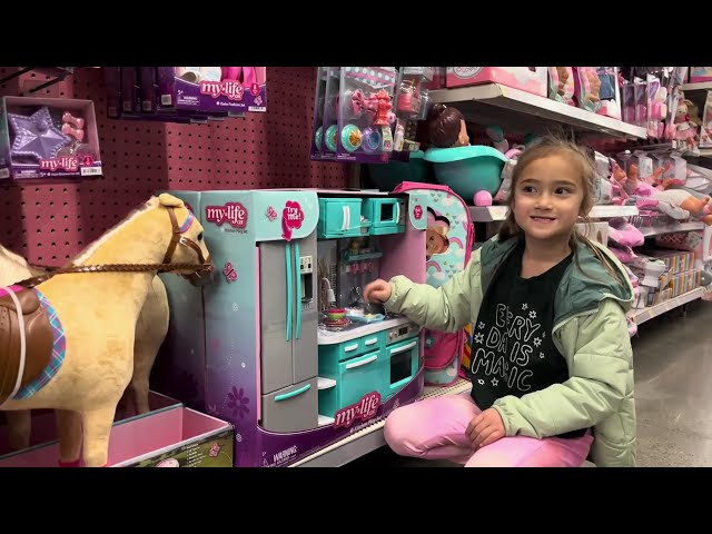 🎀Cute Baby Girl Goes TOY SHOPPING in @Walmart  #walmart #toyshopping #toys #toysforkids