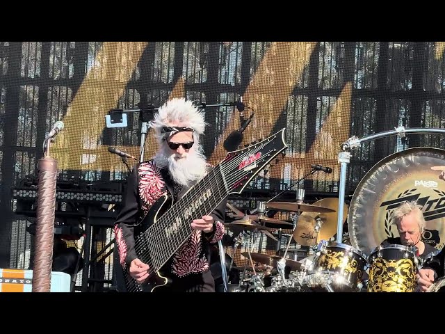 ZZ Top - Got Me Under Pressure (BeachLife Festival, Redondo Beach, California) May 5th,2024 (4K QLT)