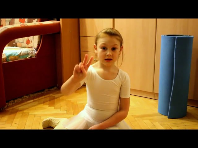 Girls Gymnastics🤸‍♀️Veronika, Katyusha and Lizaveta - Our Home Stretching and Flexibility Lessons