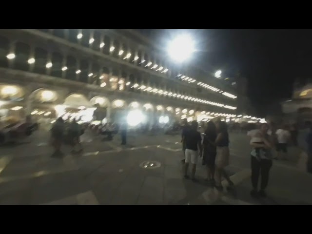 Walking through Piazza San Marco on a Summer Night in VR