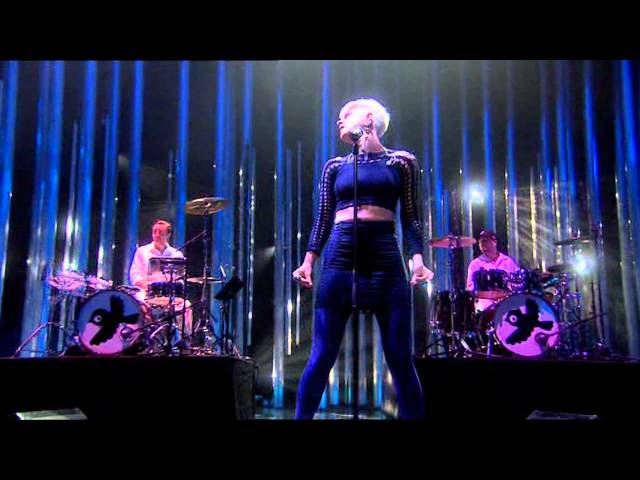 ROBYN - Dancing On My Own - Live at Oslo Spektrum - Nobel Peace Prize Concert