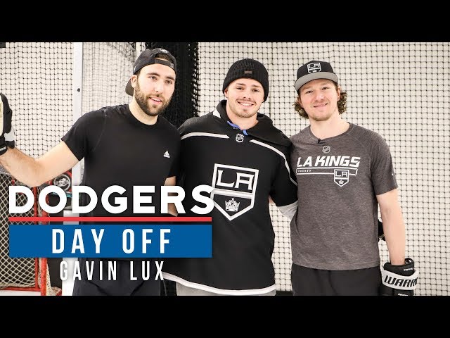 Gavin Lux Gets Hockey Lessons From Kings - Dodgers Day Off (2020)