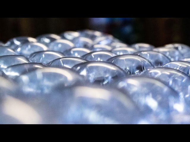 ASMR| POPPING BUBBLE WRAP, LOUD POPS! TINGLES, SATISFYING SOUNDS, RELAXING, SLEEP, no talking.