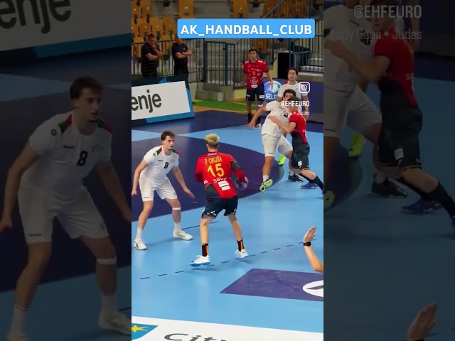 Best fainting shot in handball 💫🥅 #bestofhandball #handball #trending #handballhighlights #sports