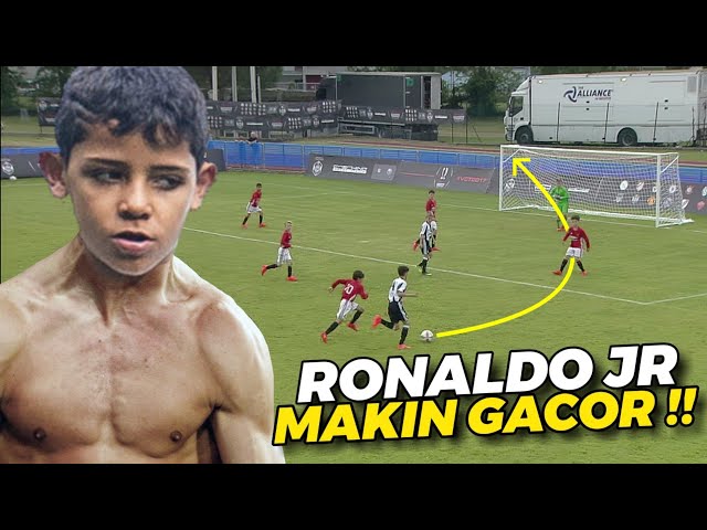 Wajib Lihat‼️ Detik Detik Ronaldo Jr. Buktikan ia Punya Skills di Atas Rata Rata untuk Pemain Muda