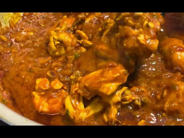 Chicken curry (tender and spicy) Pakistan/Indian style chicken curry