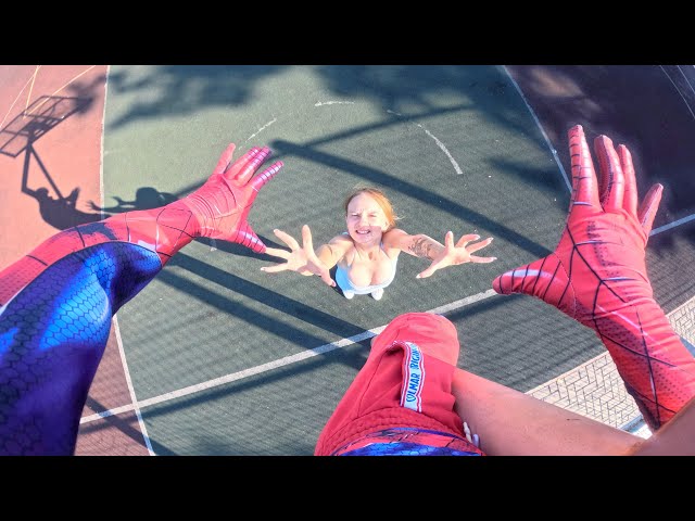 TOP 3 SPIDER-MAN ESCAPING CRAZY GIRLS IN LOVE (PARKOUR ROMANTIC POV)