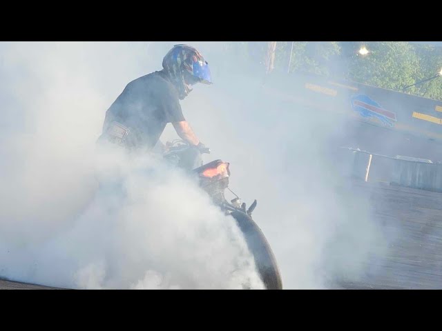 Big Indian burnout competition