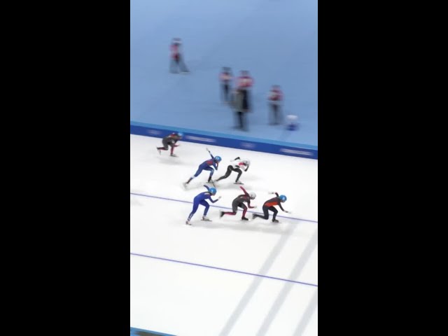 Schouten sprints to gold in last lap of speed skating mass start