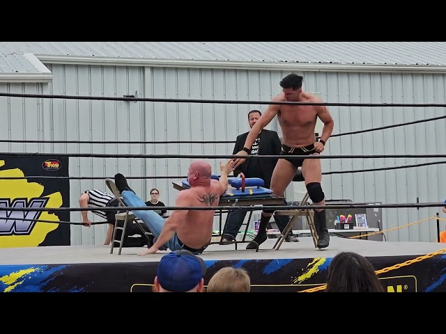 Doug Basham and Joe Mack Arm Wrestling at OVW's event in E-Town at Skys the Limit Trampoline Park