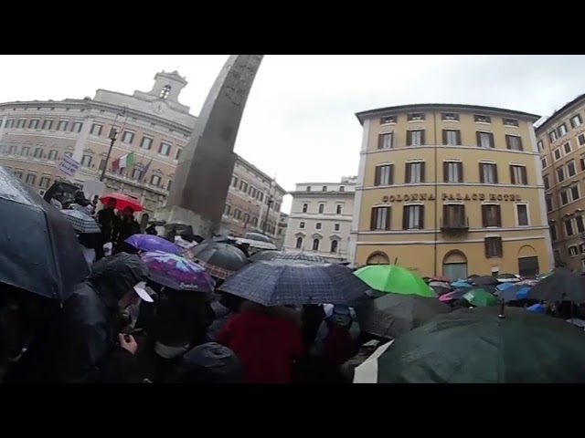 La protesta degli svapatori a 360 gradi