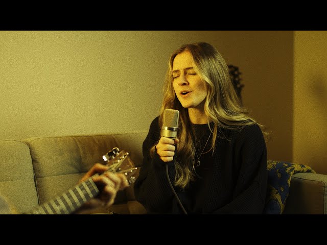 Clara Tetu - "American Boy" (Estelle Cover)