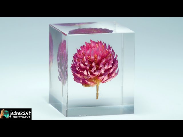 Levitating Clover Flower in Epoxy Resin / Resin Art