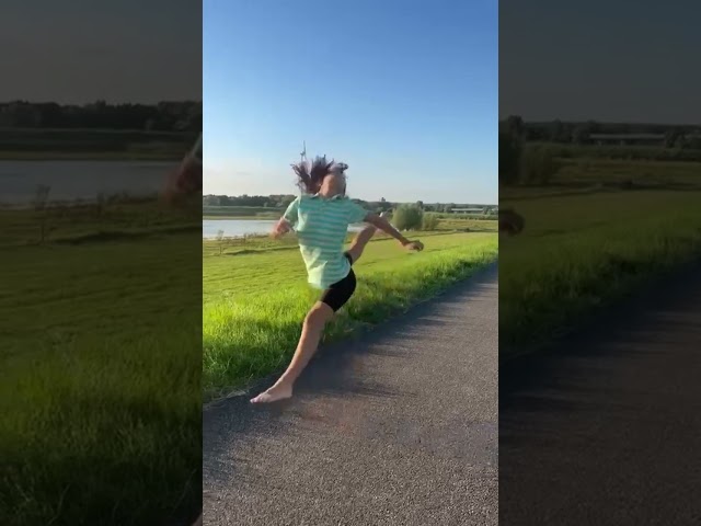 Trying a new trick😅#gymnastice #gymnast #amsterdam #fypシ゚viral #turnen #gymlife #flexibility #lenig