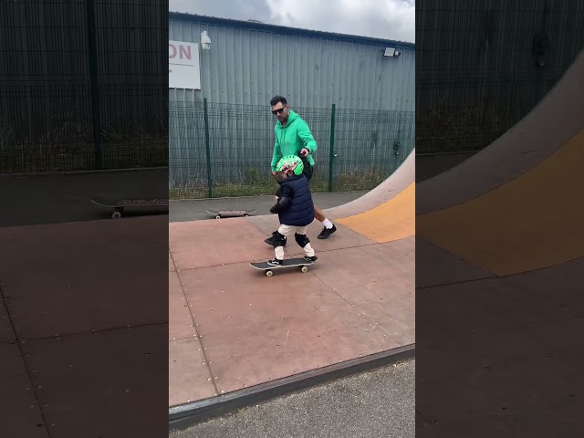 3 year old West drop in. #skateboarding #viral #shorts #trending #foryou #youtubeshorts #skatepark