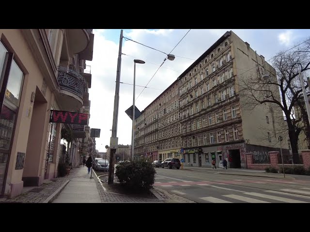 City street.  The noise of the city.  Walk.  Europe.  Poland. 22.12.23.