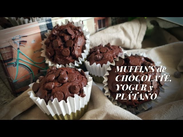 MUFFINS de CHOCOLATE, YOGUR y PLÁTANO 🧁🍫🍌 #shorts. NO dejes de disfrutar #muffinsdechocolate