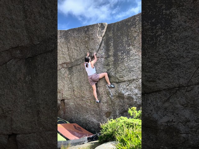 Vermouth sit (6C) Ulebergshamn Bohuslän  #climbing #bouldering #rockclimbing