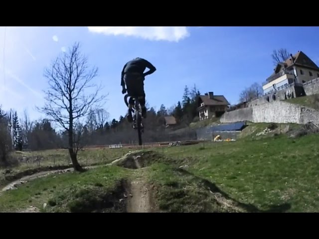 DT Swiss | Ambitious cyclist: Flying Metal Crew. Trail Action