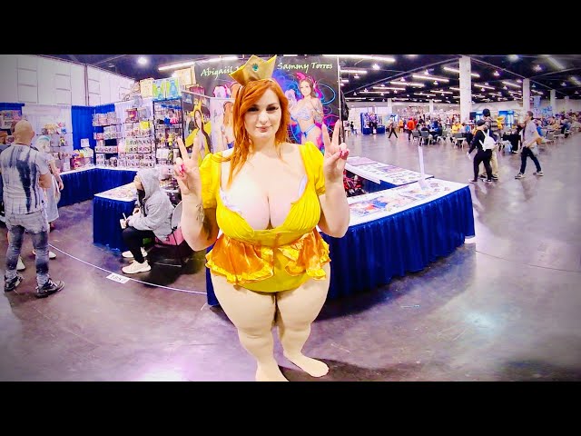 Princess Daisy from Super Mario Movie 👸 👑 Live at WONDERCON Real Nintendo World Cosplay