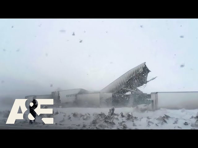 Snowstorm Leads To MASSIVE Pileup On Icy Highway | Road Wars | A&E