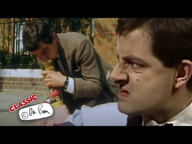 Clip Compilations: A Bus Stop Bust Up | Mr Bean Funny Clips | Classic Mr Bean