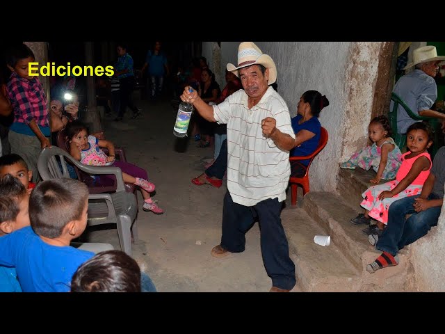 Viejito parrandero se roba el SHOW con esta sorpresa - Ediciones Mendoza