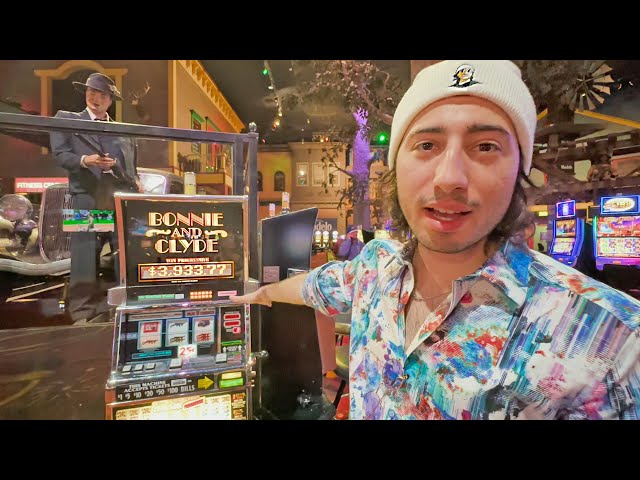 I Played A Bonnie And Clyde Slot Machine! (At Buffalo Bill's Resort & Casino)