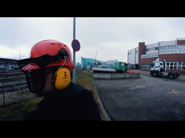 Über die Schulter von Loris, Lernender Fahrradmechaniker bei Bike World der Migros Zürich