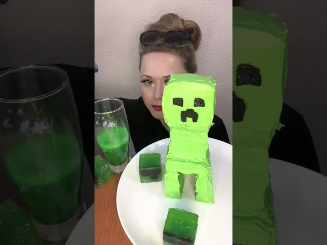 ASMR DRINKING SODA EATING CREEPER CAKE MINECRAFT MUKBANG