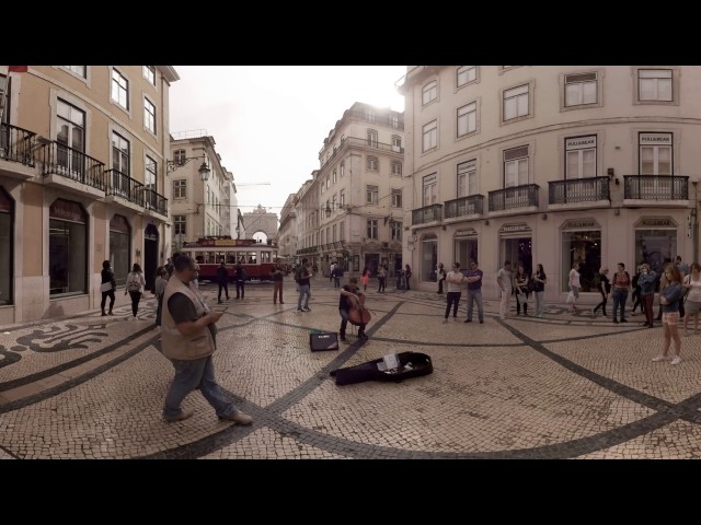 360 video: Musician on Rua Augusta, Lisbon, Portugal