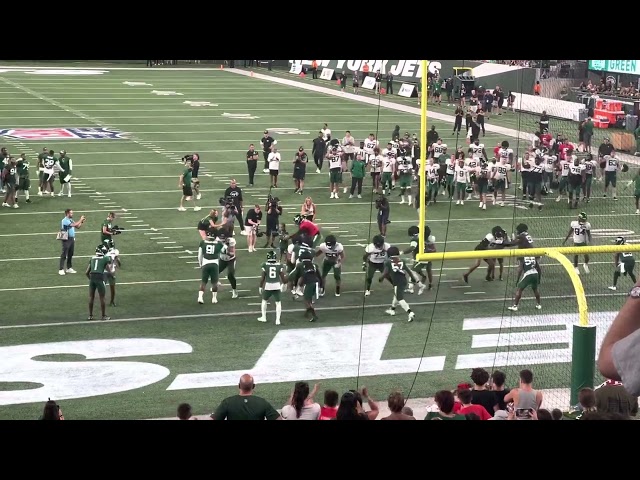 Amazing moment at Jets practice ..