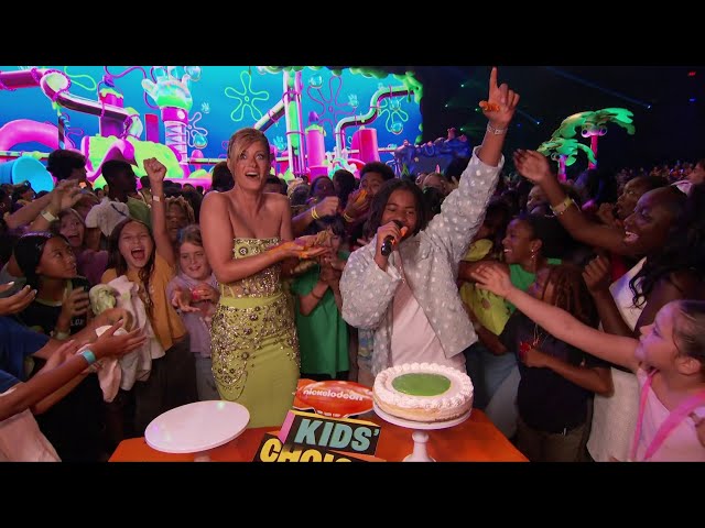 Young Dylan live vote results: cake or pie?| Kids' Choice Awards 2024 #shorts