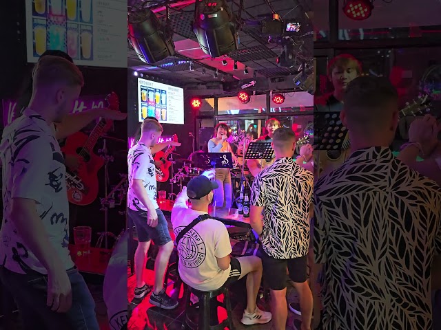 this is how to party in Thailand #bangkok #pattaya #thailand #travel #pattayanightlife #party