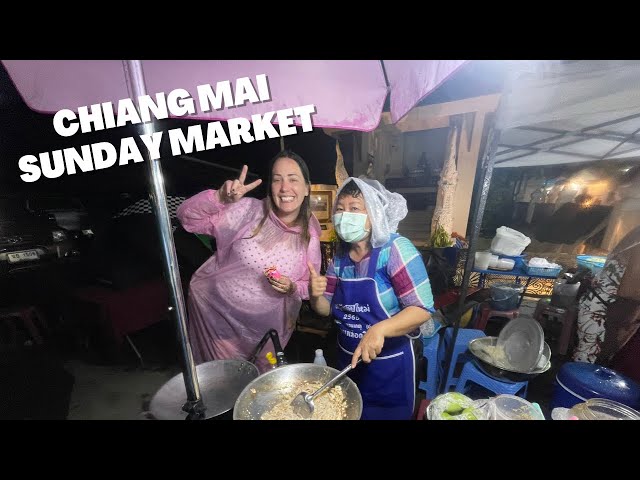 $1 Pad Thai in Chiang Mai Sunday Night Market 🇹🇭(Thailand Travel 2022)