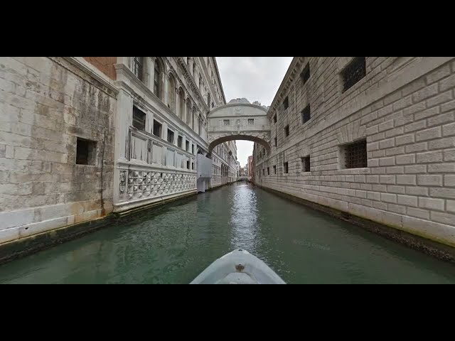 Venezia: from Piazza San Marco to Rialto Bridge through canal