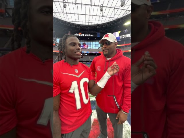 TYREEK HILL INTERVIEWS RAY LEWIS ON THE MINI MIC AT 2023 PRO BOWL PRACTICE | MIAMI DOLPHINS