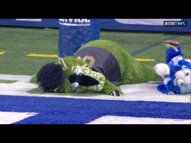 Colts mascots fall to their knees in despair after missed field goal