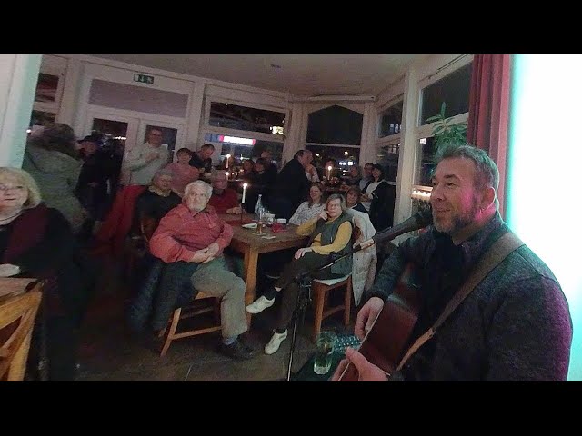 Alexx Marrone Im Bistro " Jedermann " OB-Osterfeld ( 360 Grad 4K Video )