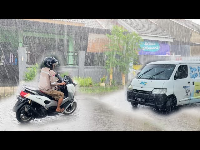 Heavy Rain and Terrible Lightning in the Village | Thunderstorm Accompanied by Terrible Strong Winds