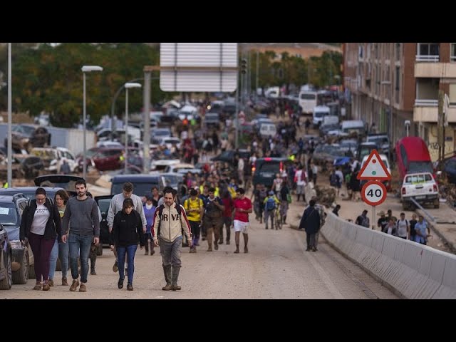 Spanish volunteers leave flood-hit areas as anger simmers over government response