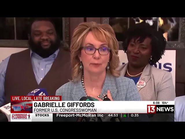 Gabby Giffords shows support for Kamala Harris