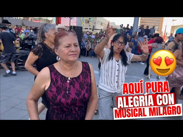 Aquí pura Felicidad 😍 en Chihuahua y sus bailes 💃