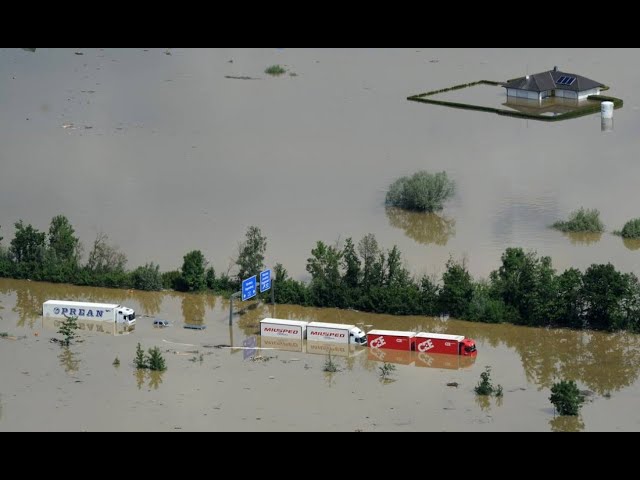 Villages in east Czech Republic near Poland border inundated by floods