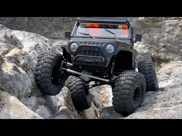 1/10 Scale RC Car Gmade GS02F SPIDER Jeep Rock Crawling.