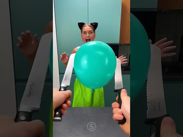 Soft-Fried Balloon For Your Best Friend🤣 She Can't See That Coming🙄 #prank #fun #balloon #cooking