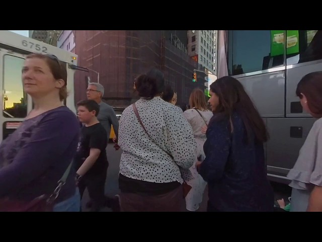 3D 180 VR, New York, Manhattan,Time Square, 7th 47th to 46th, right side