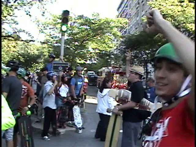 Broadway Bomb Skateboard Race in NYC  - Raw Footage