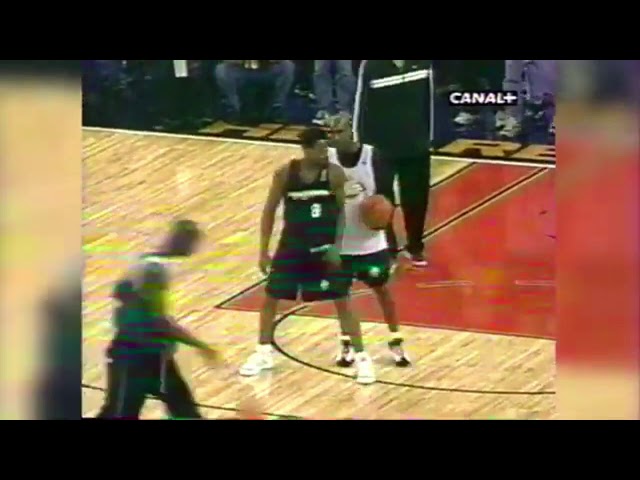 Gary Payton teaches Kobe Bryant about defense, 2000 All-Star Weekend.